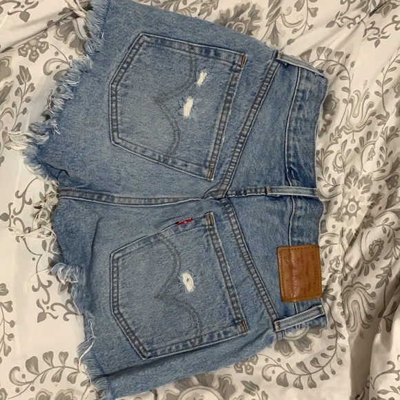 Levis shorts - Picture 3 of 3